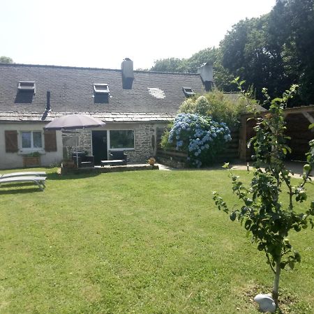 Petite Maison Dans Les Monts D'Arree Ty Coz Commana Eksteriør billede