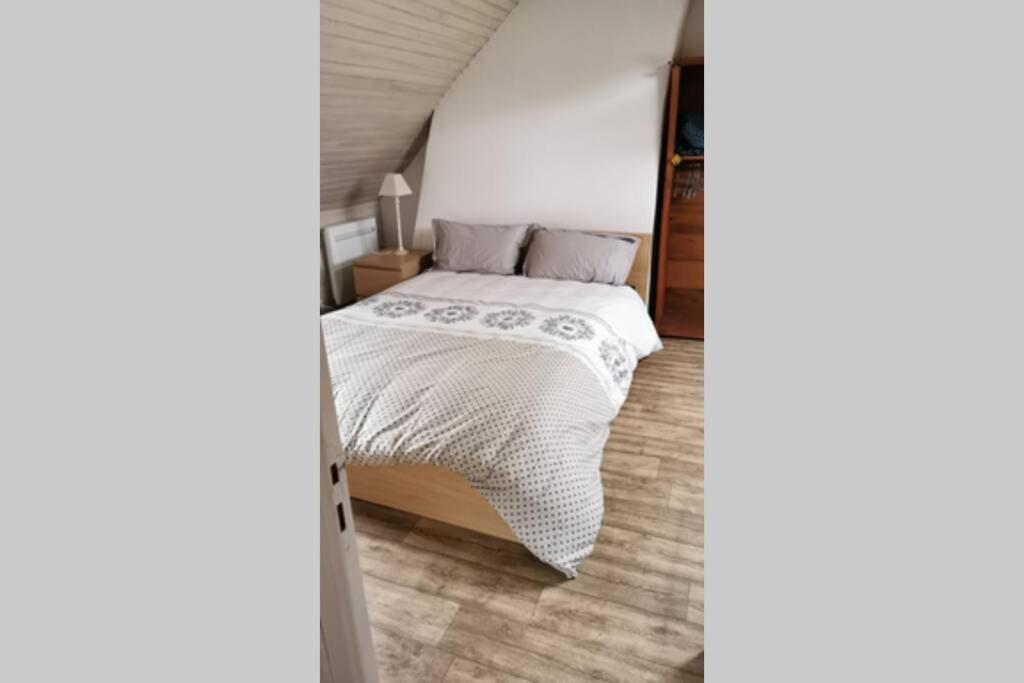 Petite Maison Dans Les Monts D'Arree Ty Coz Commana Eksteriør billede